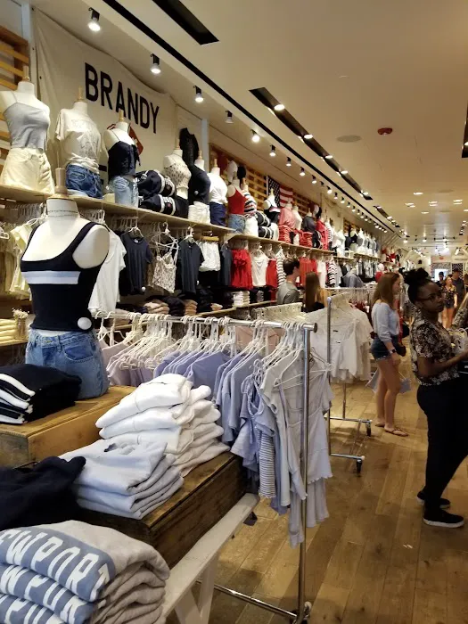 Brandy Melville - Flagship 7