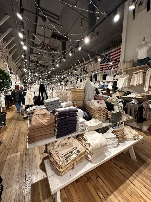 Brandy Melville - Flagship 1