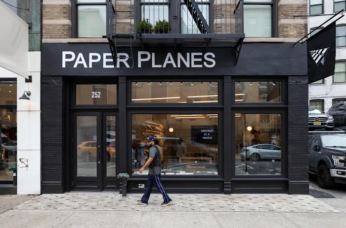 Paper Planes 9
