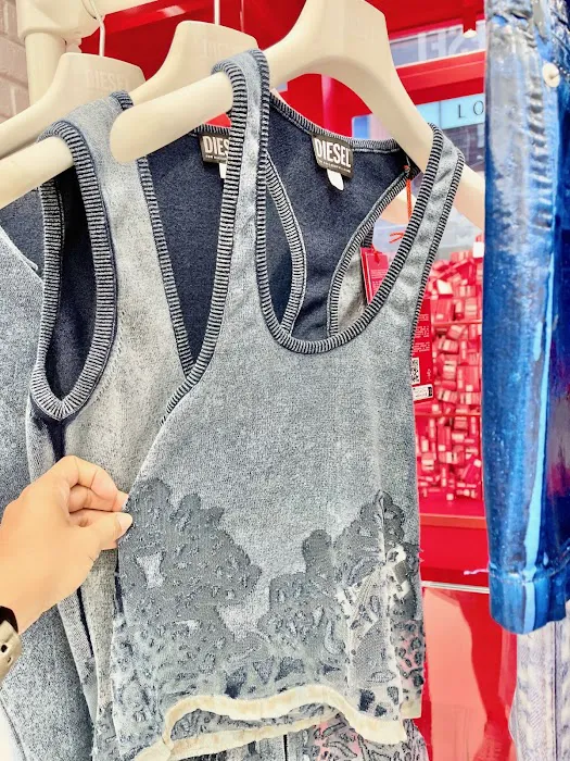 DIESEL STORE SOHO 6