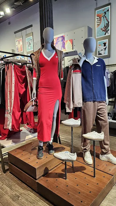 Originals Flagship Store New York, Spring Street 6