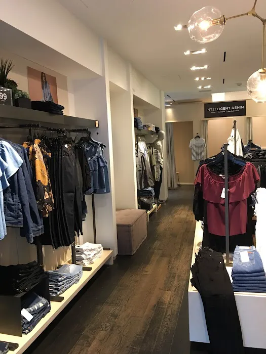 7 For All Mankind 0