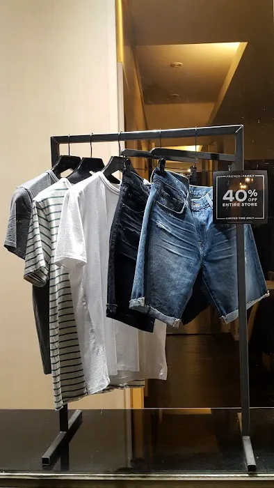 7 For All Mankind 8