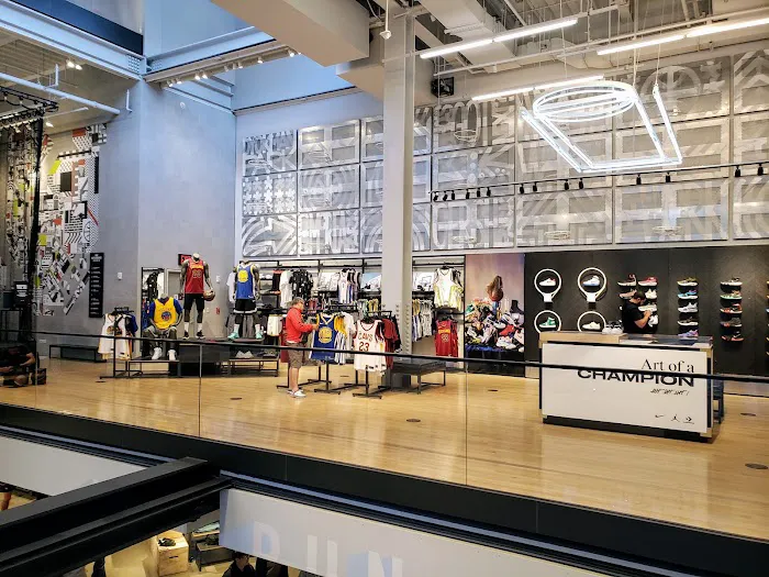 Nike Soho 6