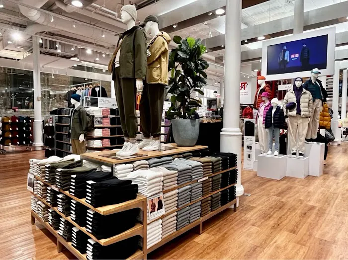 UNIQLO Soho Store 1