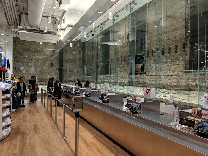 UNIQLO Soho Store 9
