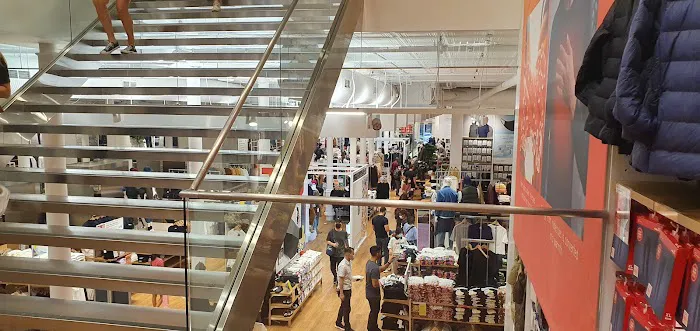 UNIQLO Soho Store 4