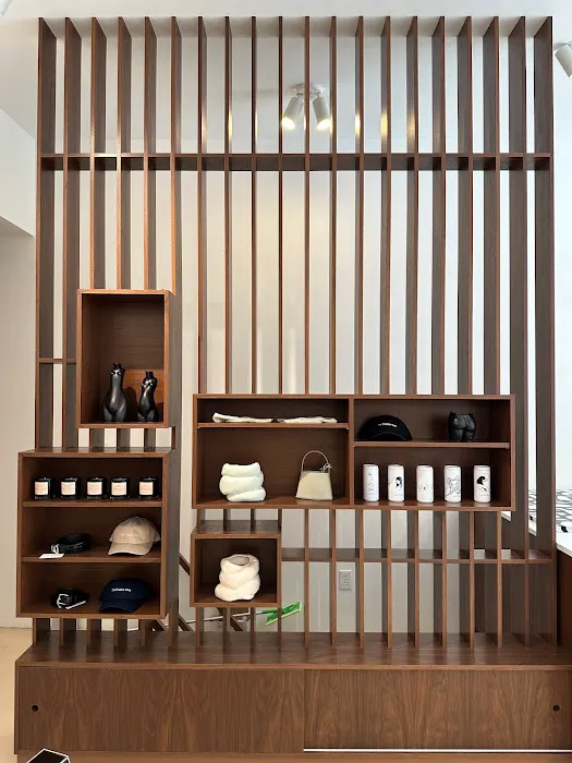 Frankie Shop 2