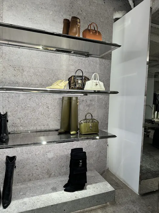 Givenchy SoHo 3
