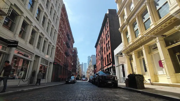 Givenchy SoHo 4
