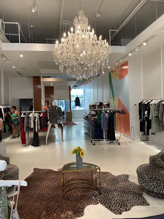 alice + olivia 7