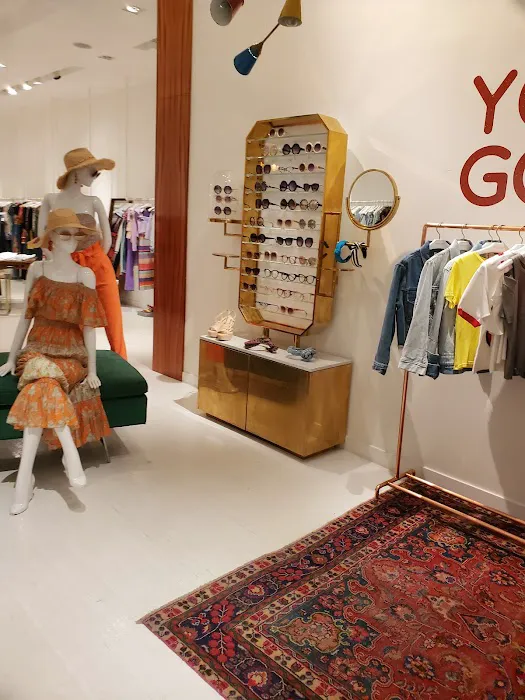 alice + olivia 4