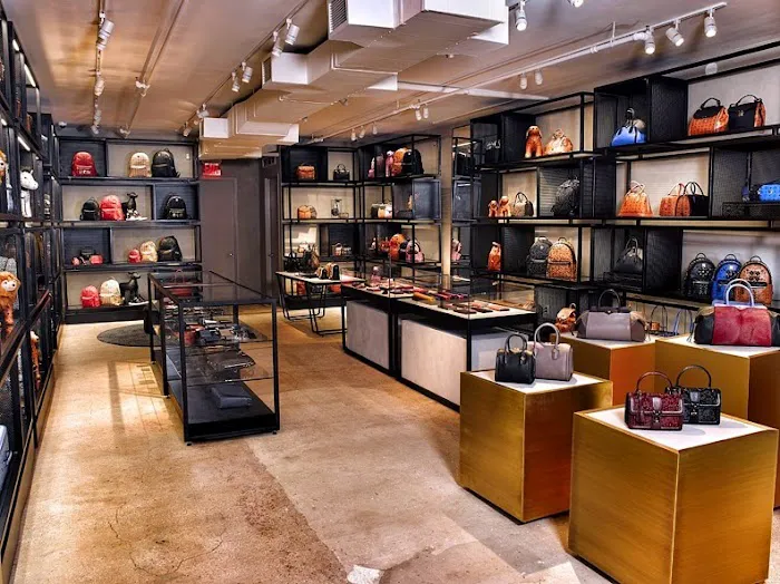 MCM SoHo 6