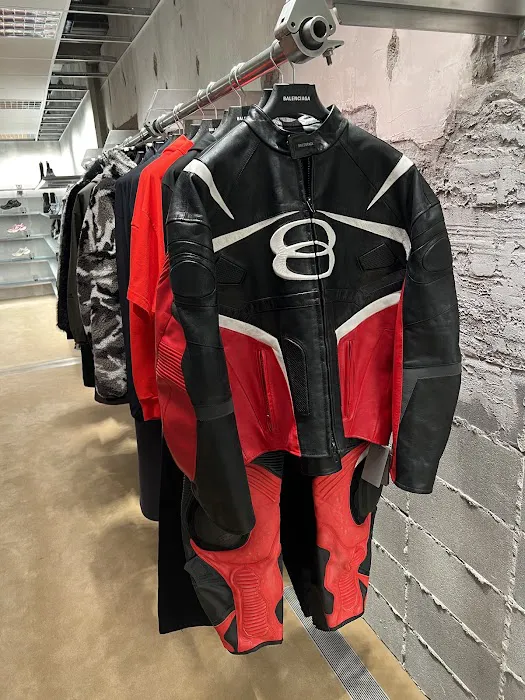 BALENCIAGA 3