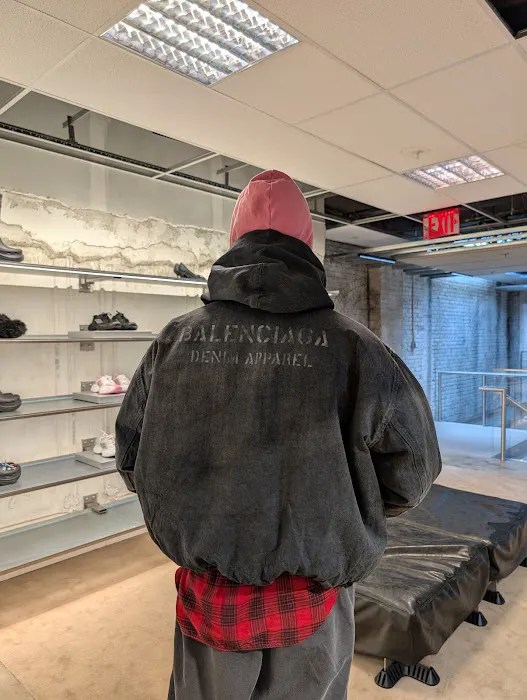 BALENCIAGA 4