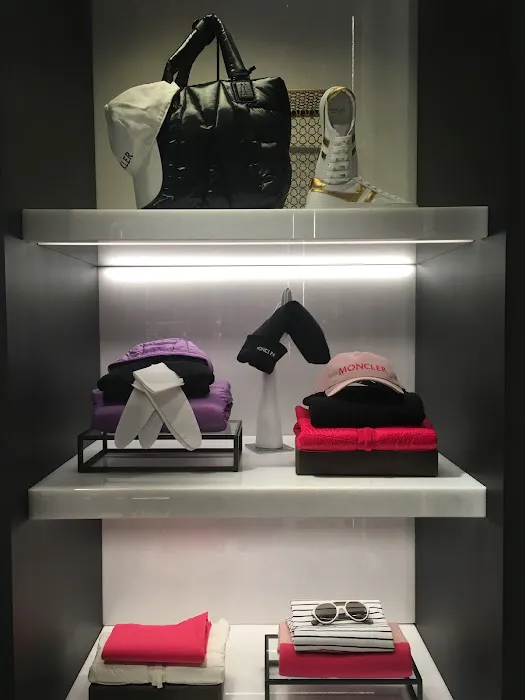 Moncler 4