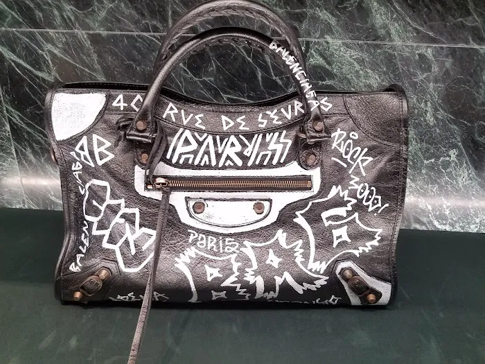 BALENCIAGA 4