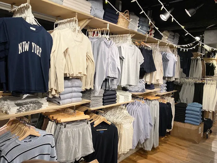 Brandy Melville - Fifth Avenue 9