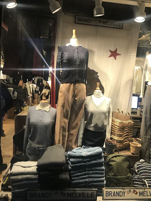 Brandy Melville - Fifth Avenue 6