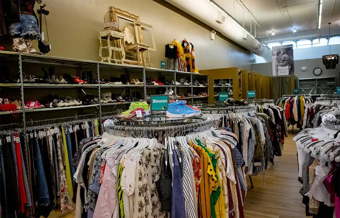 Buffalo Exchange 6