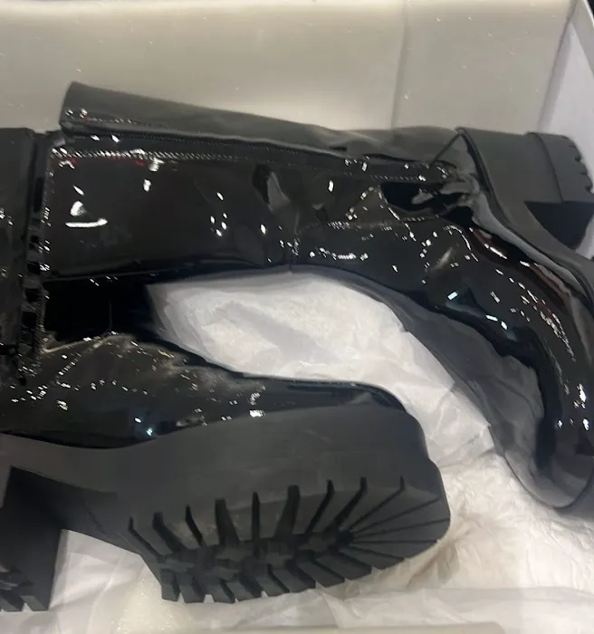 In The Know Sample Sale 3