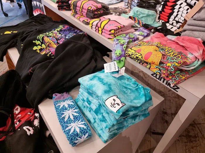Zumiez 8