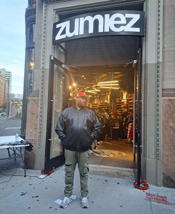 Zumiez 0