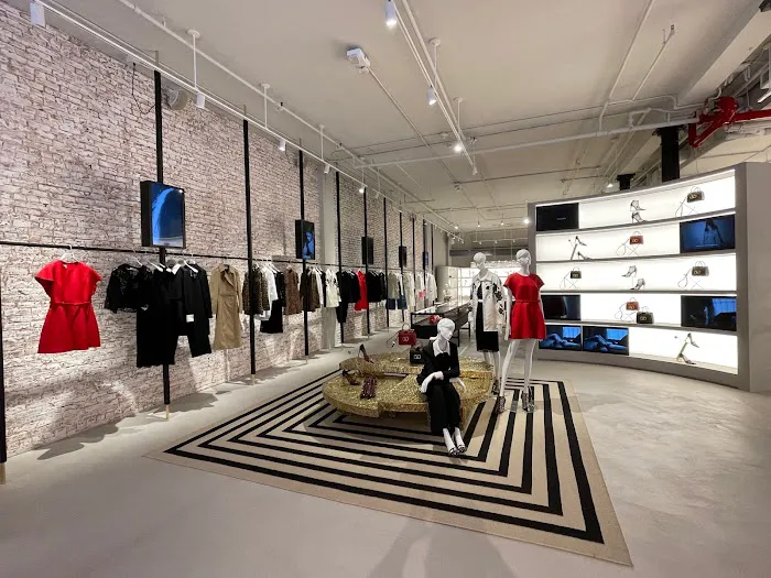 Valentino 7
