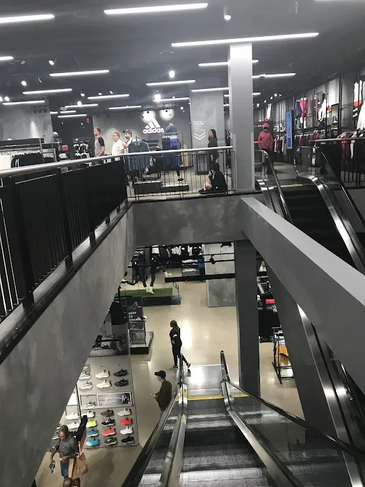 adidas Brand Center New York 9