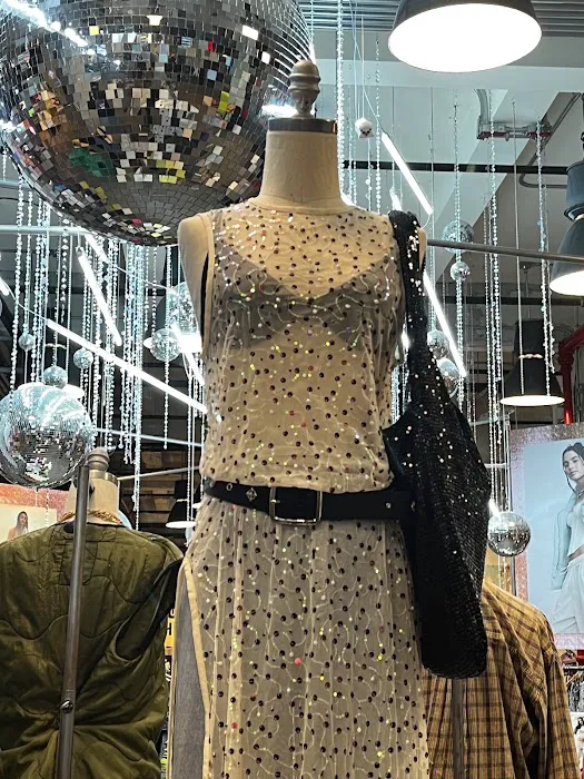 Urban Outfitters 4