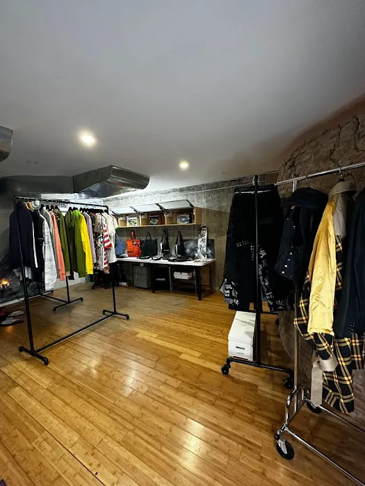 On Bond Showroom 5