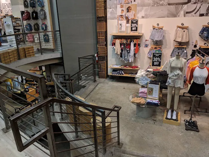 Urban Outfitters 4