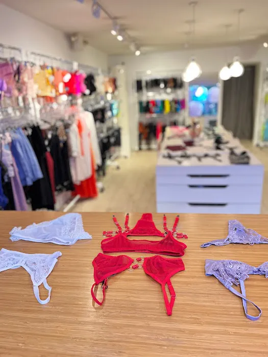 Azaleas - Lingerie + Swimwear Boutique 3
