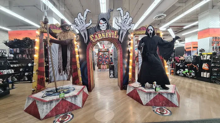 Spirit Halloween 0