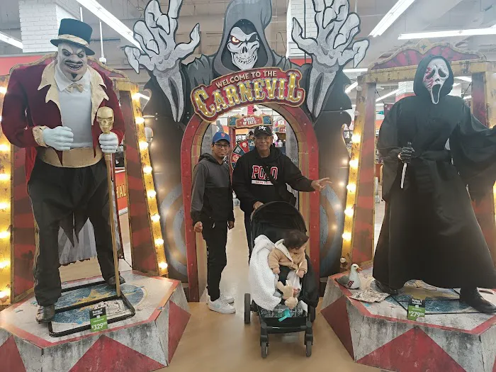 Spirit Halloween 9