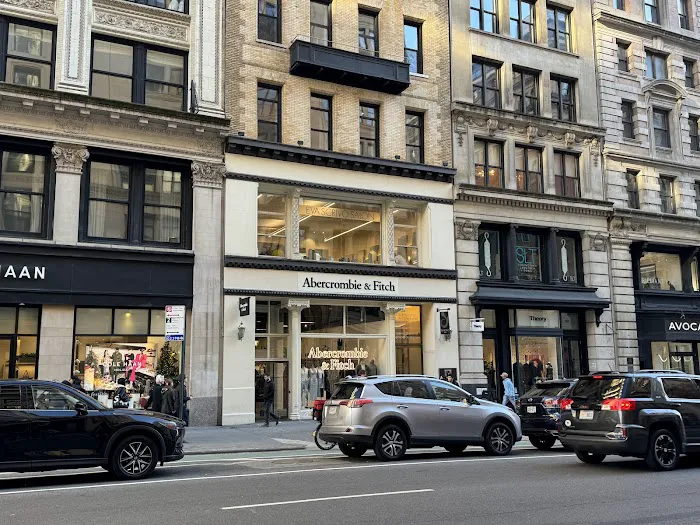 Abercrombie & Fitch 4