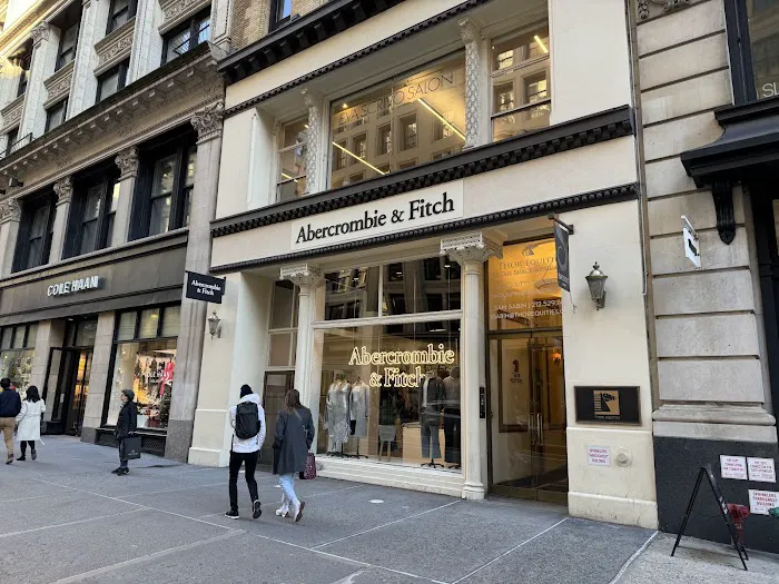 Abercrombie & Fitch 6