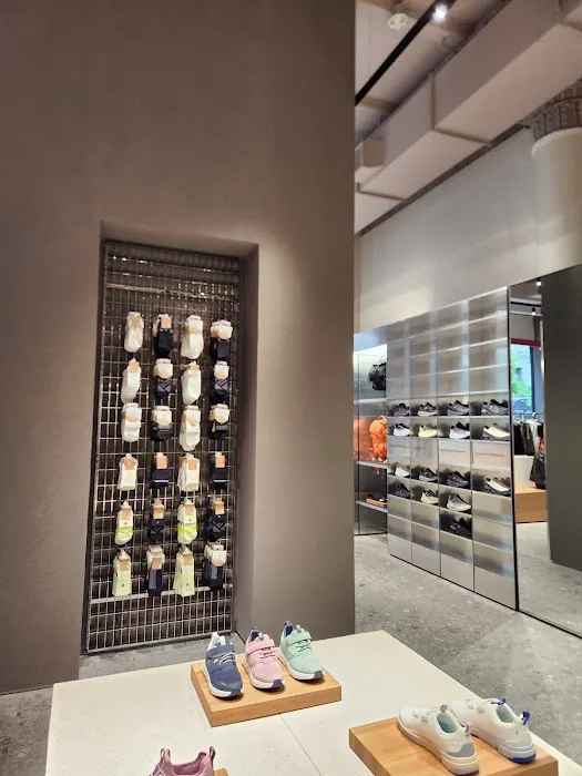 On Flagship Store NYC Flatiron 2