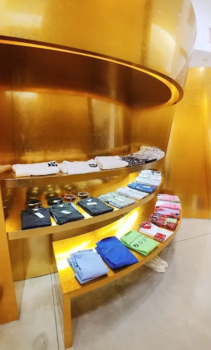 Comme des Garçons 8