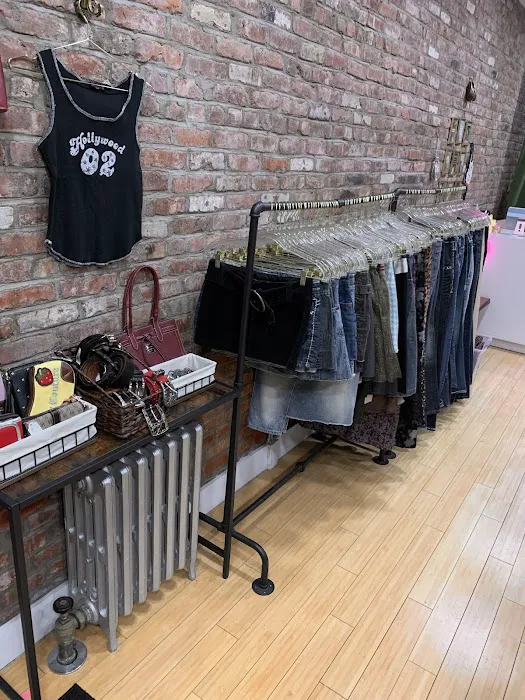 Eloise & Daisy Vintage and Secondhand 2