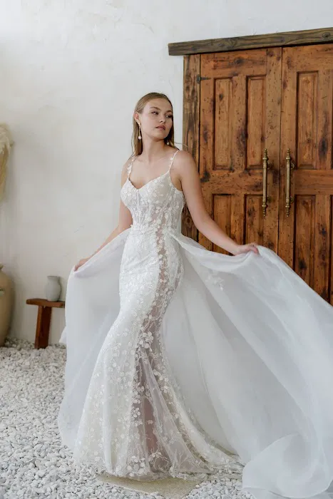 Vivienne Atelier Bridal | Wedding Dress Store New York | Bridal Shop New York 5