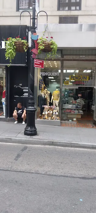De Janeiro Stores 1