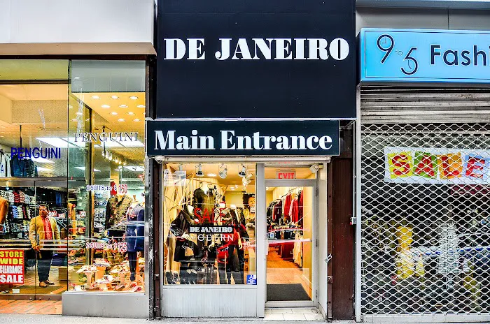 De Janeiro Stores 9