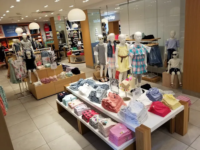 Gap Factory 0