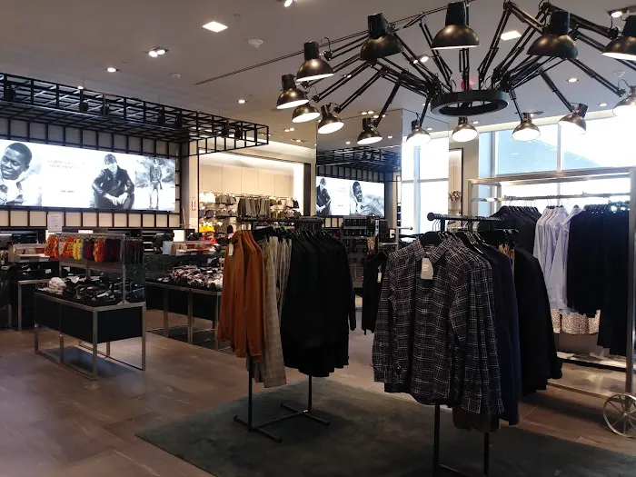 Gap Factory 1