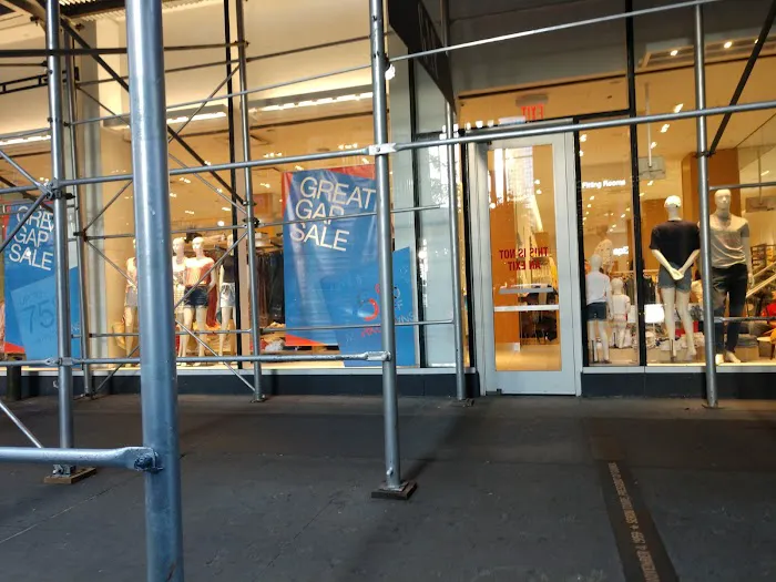 Gap Factory 6