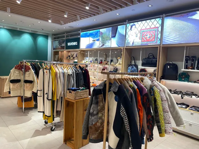 Mongolian Gallery Cashmere store 1