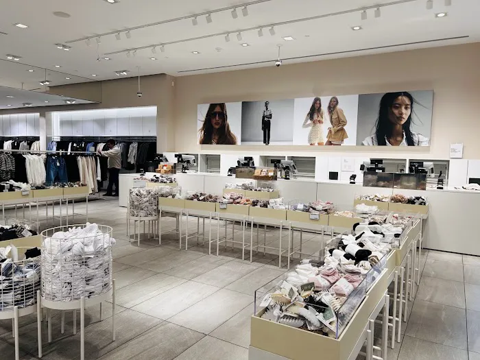 H&M 0