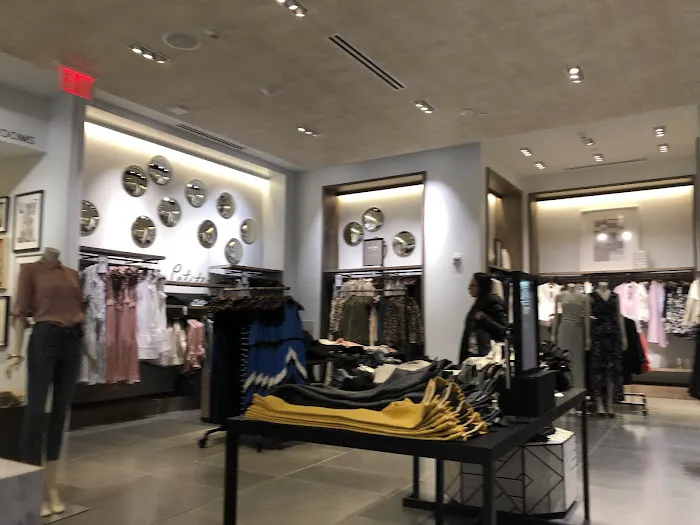 Banana Republic 4