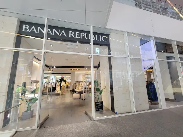 Banana Republic 9
